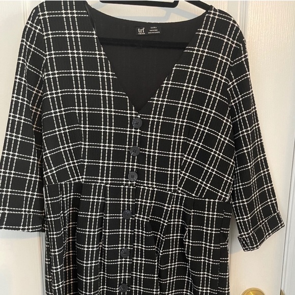 ZARA TRF Collection tweed button mini dress - Picture 2 of 5